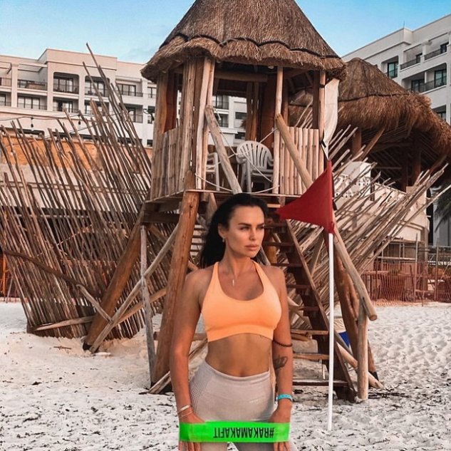  :  ?  