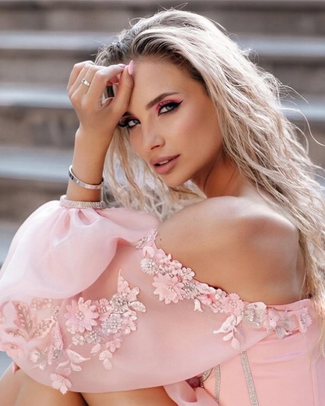 Кристина Черкасова: Хочу мотивировать каждую из вас быть... Кристина Черкасова: Хочу мотивировать каждую из вас быть...