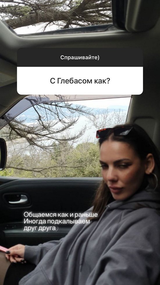  : ,   