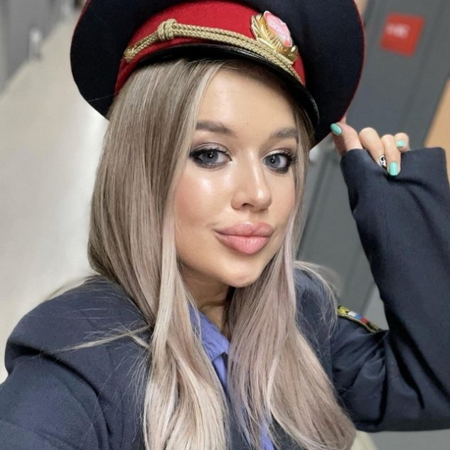 Яна Африкантова: Я тут на блате и из-за фамилии? Яна Африкантова: Я тут на блате и из-за фамилии?