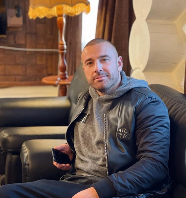 Алексей Адеев: Хочется поговорить о фальшивой жизни Алексей Адеев: Хочется поговорить о фальшивой жизни