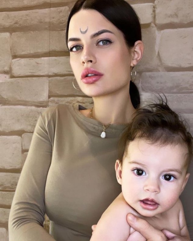 Селена Майер: Алену скоро 5 месяцев Селена Майер: Алену скоро 5 месяцев