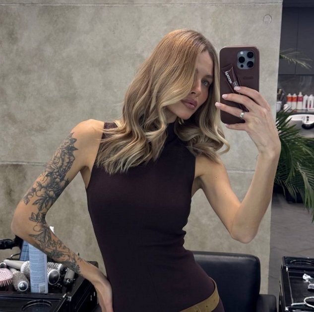 Анна Стрелкова шокирует фанатов своей худобой Анна Стрелкова шокирует фанатов своей худобой