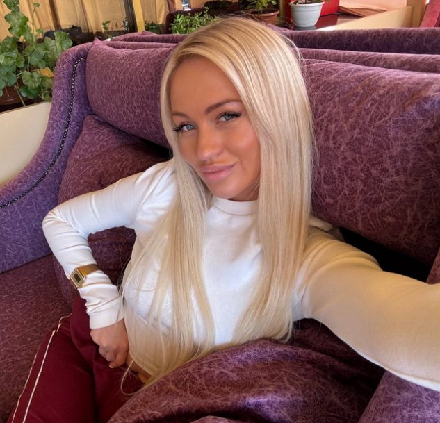 Элина Рахимова пришла к выводу, что похожа на Ольгу Бузову Элина Рахимова пришла к выводу, что похожа на Ольгу Бузову