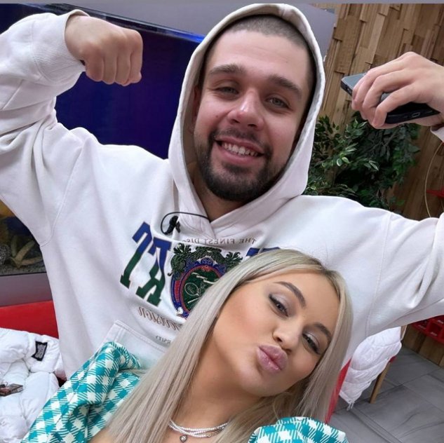 Дмитрий Мещеряков продолжает нападать на экс-пассию Дмитрий Мещеряков продолжает нападать на экс-пассию