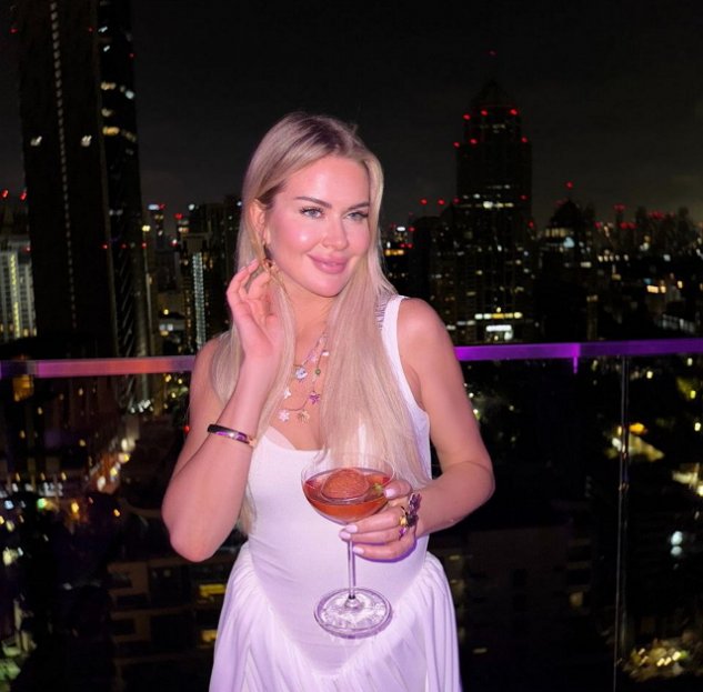 Марина Африкантова улетала на день рождение в Таиланд Марина Африкантова улетала на день рождение в Таиланд