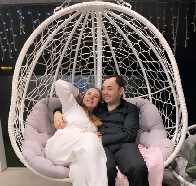 Светлана и Александр Гобозовы претендуют на титул «Семья года» Светлана и Александр Гобозовы претендуют на титул «Семья года»