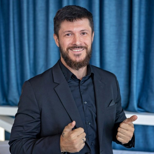 Дмитрий Шишкану остался без девушки Дмитрий Шишкану остался без девушки