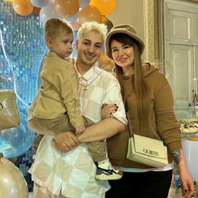 Семью Оганесян в третий раз позвали на шоу «Пусть говорят» Семью Оганесян в третий раз позвали на шоу «Пусть говорят»