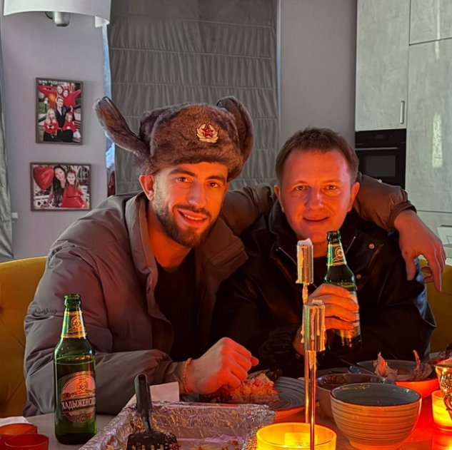 Тепловодская намекнула, что кое-кто плохо себя вёл в новогоднюю ночь Тепловодская намекнула, что кое-кто плохо себя вёл в новогоднюю ночь