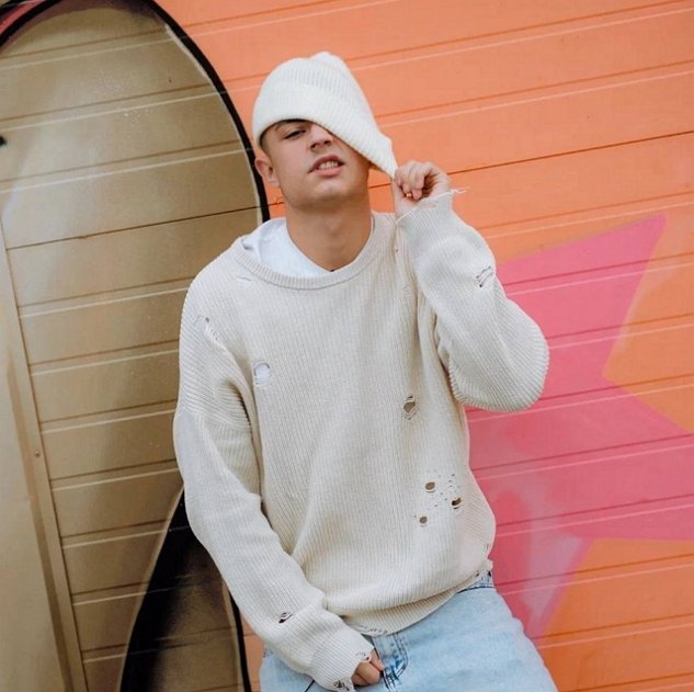 Новая участница обратила свой взор на Никиту Гуранда? Новая участница обратила свой взор на Никиту Гуранда?