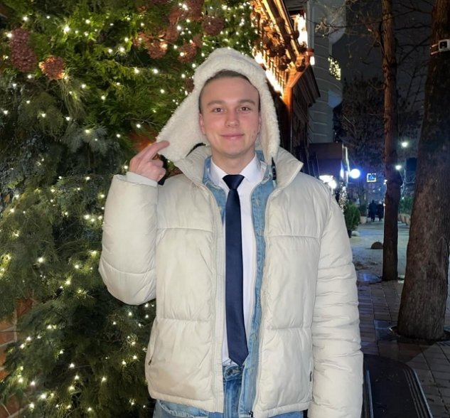 Вероника Гракович вернула в свою комнату нелюбимого мужа Вероника Гракович вернула в свою комнату нелюбимого мужа