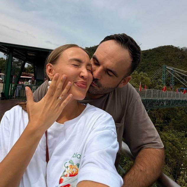 Елизавета Полыгалова: Мы в ЗАГСе, прикиньте? Елизавета Полыгалова: Мы в ЗАГСе, прикиньте?