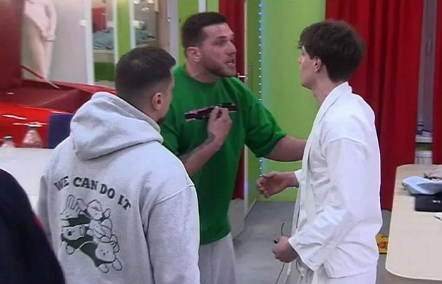 Дмитрий Калашников не смог завоевать авторитет на Доме-2 Дмитрий Калашников не смог завоевать авторитет на Доме-2